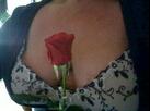 Nele - Aber ich versuche es trotzdem mal, 160 cm gro�, 90 Kilo - und die sehr gut verteit. Habe gro�e, pralle Br�ste, gut gepflegte H�nde und F��e. Lache gerne und bin sehr romantisch. Sex und Erotik sind mir sehr wichtig, aber ich kann auch gut zuh�ren.
