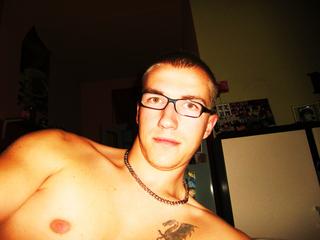 DasBurnt - Sag mir einfach was du sehen willst, und vielleicht bekommst du es zu sehen. ;-) Ich mache so gut wie alles... Versuch es! ;) 
