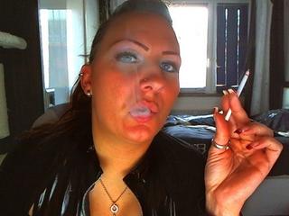 Einer Lady befiehlt man nicht.