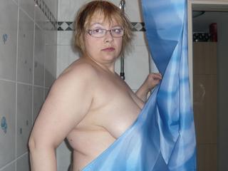Sexy Girl mit gro&szlig;en Titten wartet auf Dich!